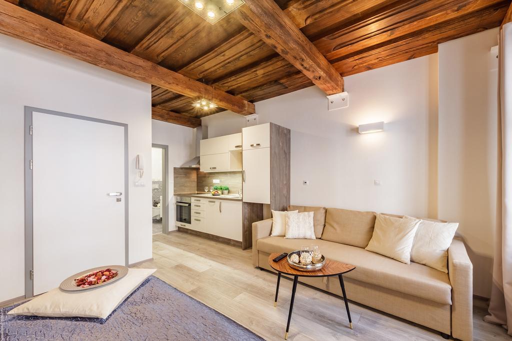 Downtown Royal Apartments Ceske Budejovice Exterior photo