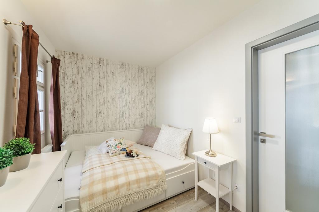 Downtown Royal Apartments Ceske Budejovice Exterior photo