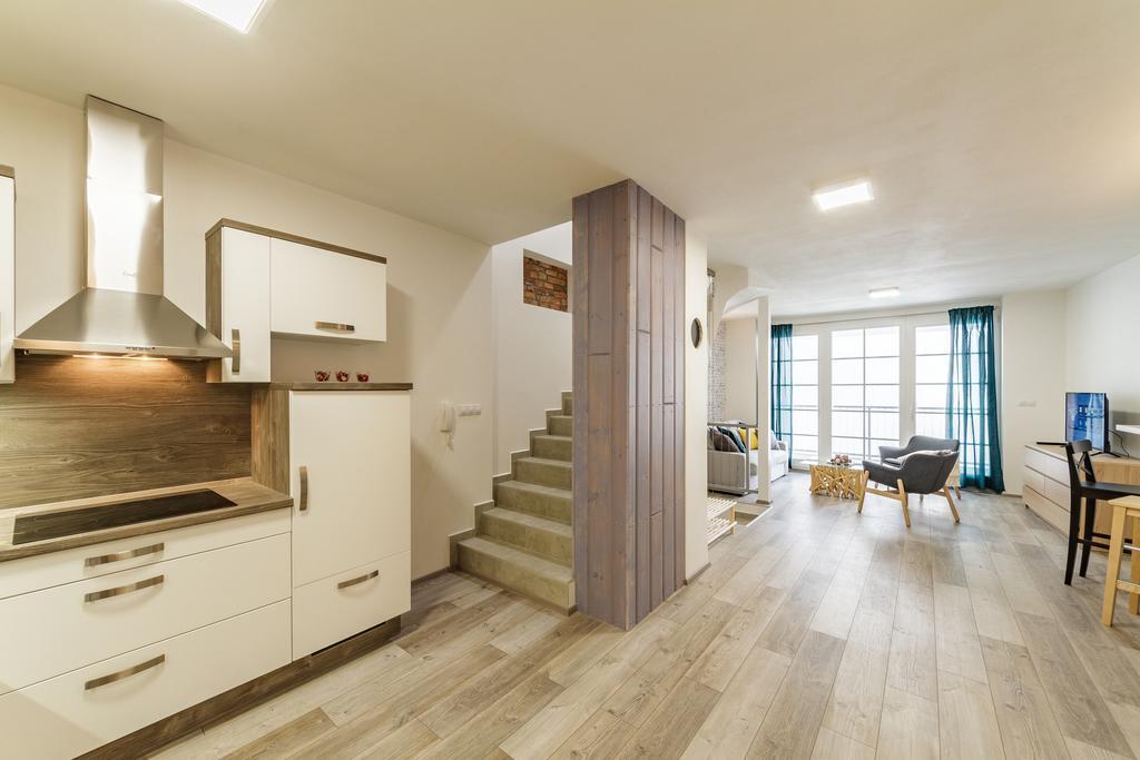 Downtown Royal Apartments Ceske Budejovice Exterior photo